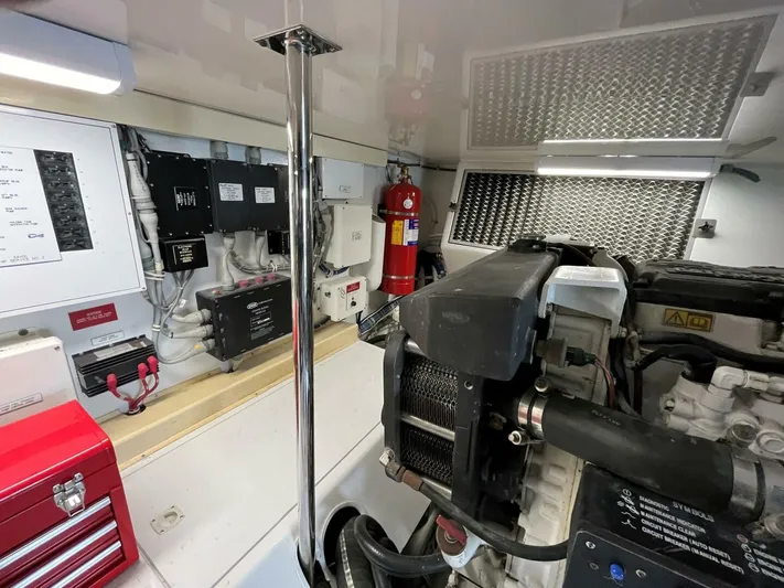 Headquarters Yacht Photos Pics 