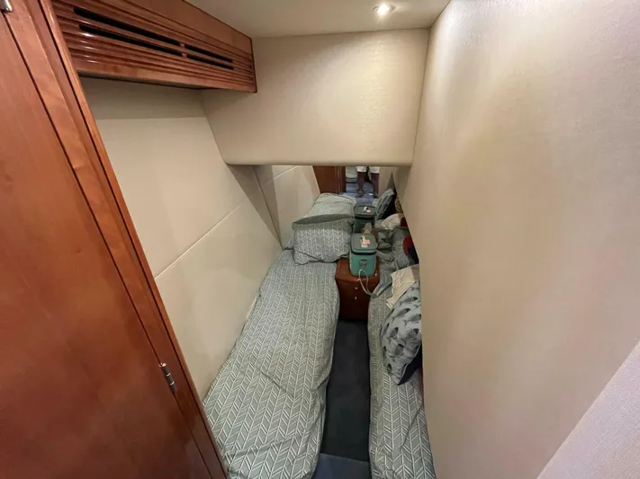 Headquarters Yacht Photos Pics 