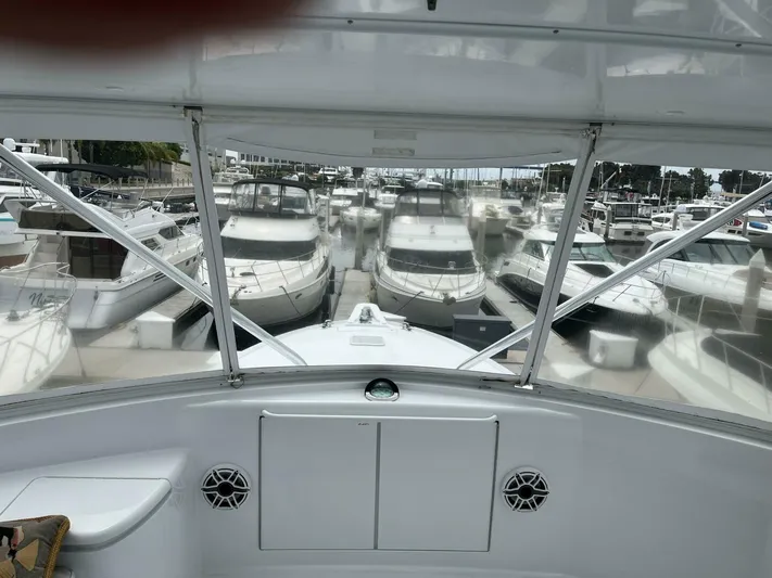 Headquarters Yacht Photos Pics 