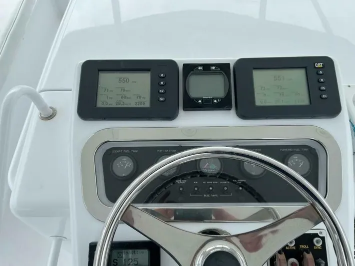 Headquarters Yacht Photos Pics 