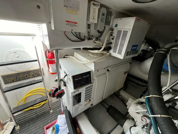 Headquarters Yacht Photos Pics 