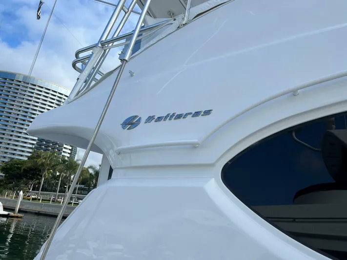 Headquarters Yacht Photos Pics 