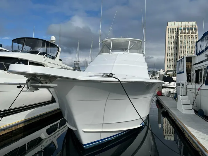 Headquarters Yacht Photos Pics 