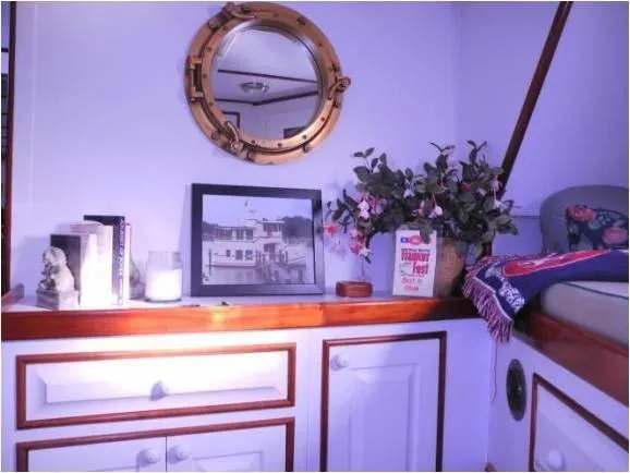 Waterlilly Yacht Photos Pics 