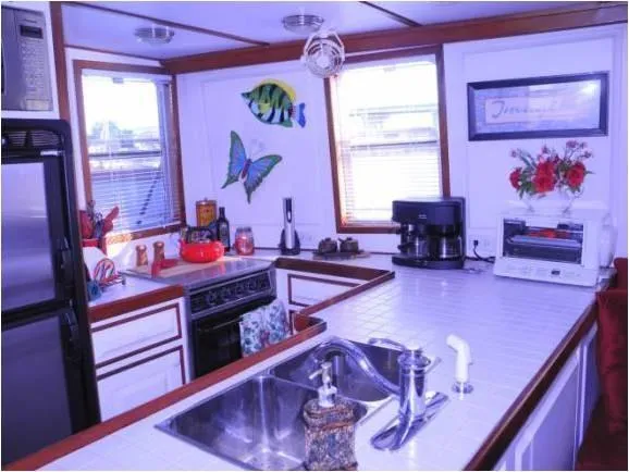 Waterlilly Yacht Photos Pics 