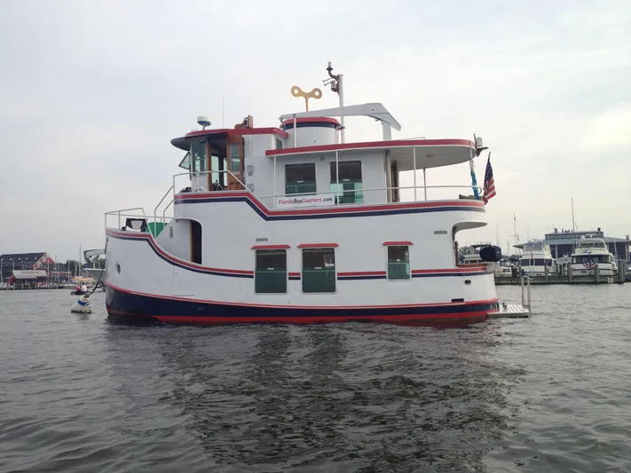 Waterlilly Yacht Photos Pics 