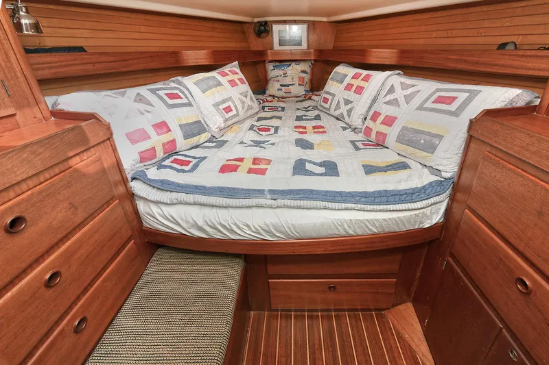 The Verdict III Yacht Photos Pics 