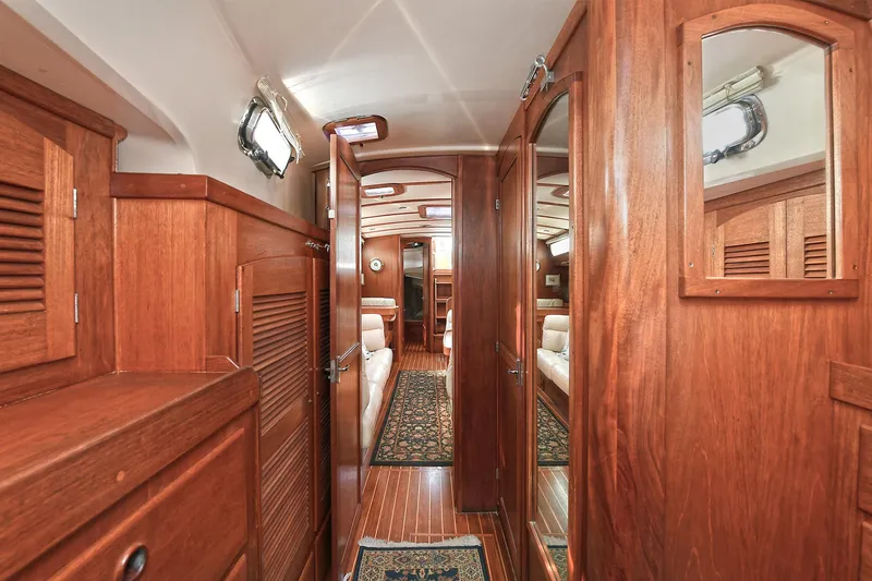 The Verdict III Yacht Photos Pics 