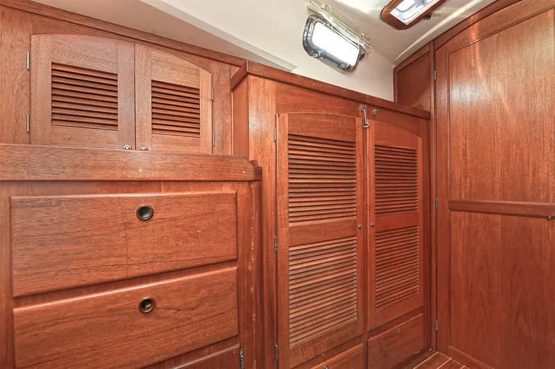 The Verdict III Yacht Photos Pics 