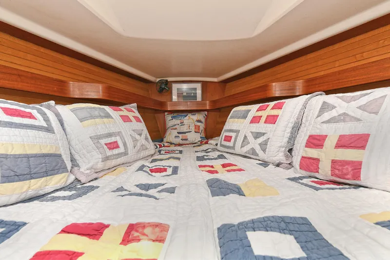 The Verdict III Yacht Photos Pics 