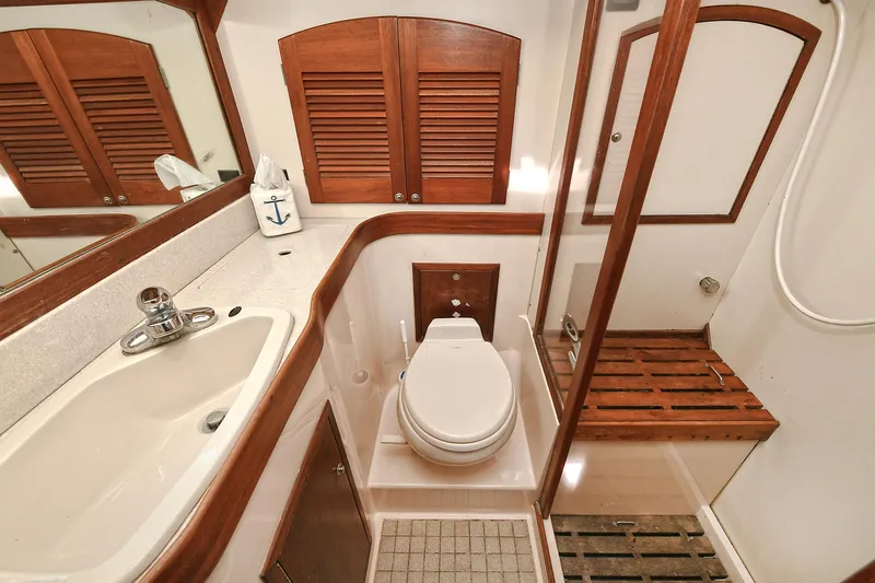 The Verdict III Yacht Photos Pics 