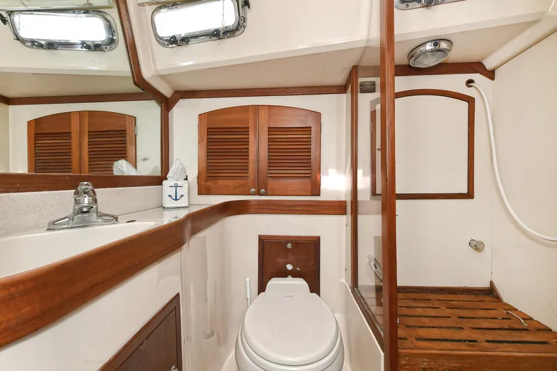 The Verdict III Yacht Photos Pics 