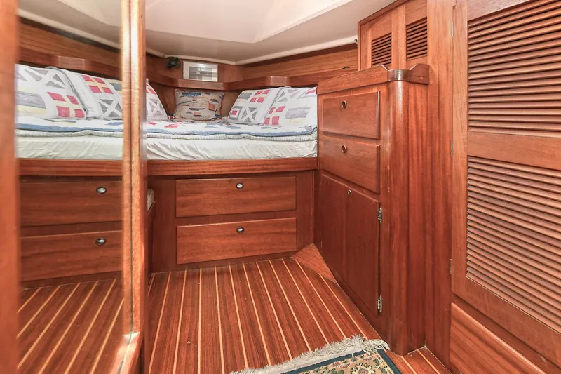 The Verdict III Yacht Photos Pics 