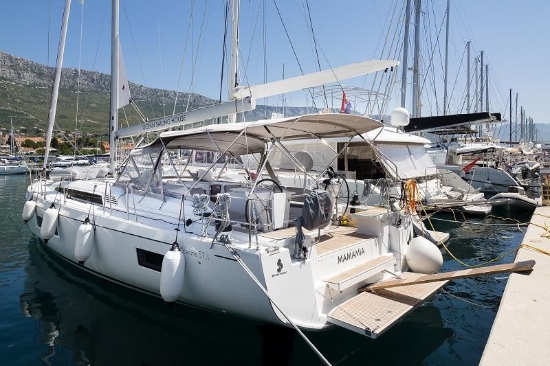 2019 Beneteau 52 