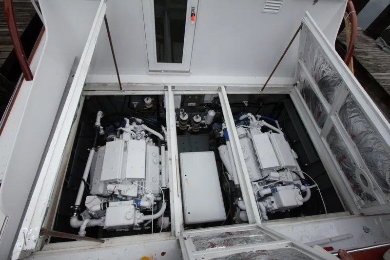 Missy Yacht Photos Pics 