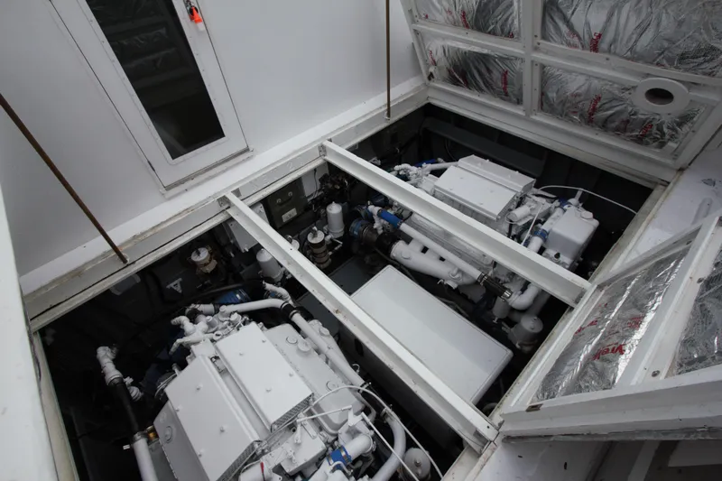 Missy Yacht Photos Pics 