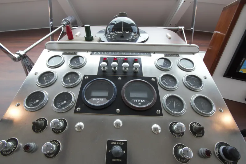 Missy Yacht Photos Pics 