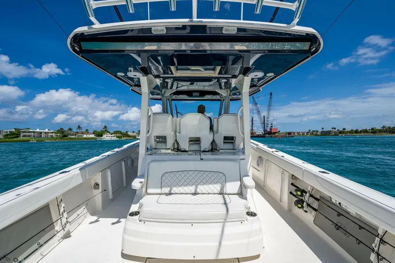  Yacht Photos Pics 2021 Pursuit 378 - Image 21