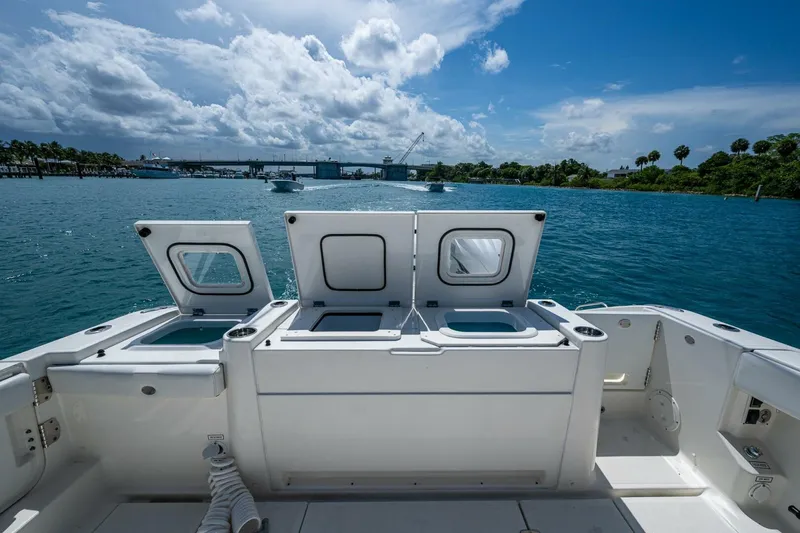  Yacht Photos Pics 2021 Pursuit 378 - Image 16