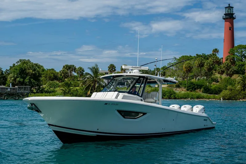  Yacht Photos Pics 2021 Pursuit 378 - Image 10