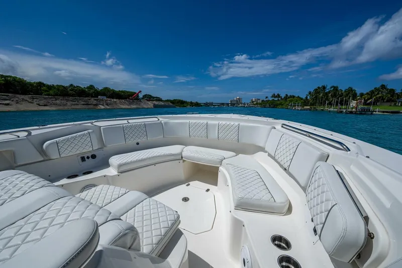  Yacht Photos Pics 2021 Pursuit 378 - Image 34