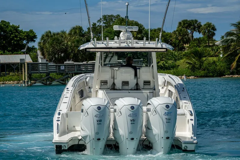  Yacht Photos Pics 2021 Pursuit 378 - Image 8