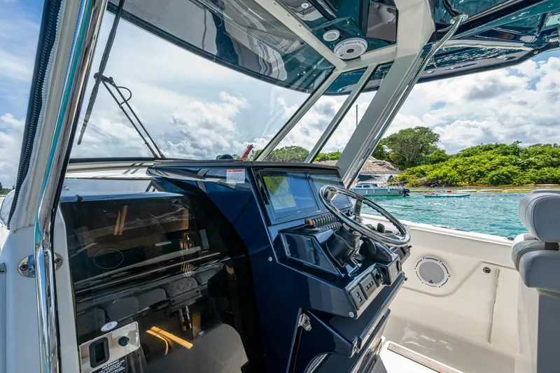  Yacht Photos Pics 2021 Pursuit 378 - Image 29