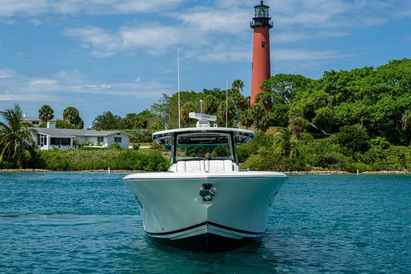  Yacht Photos Pics 2021 Pursuit 378 - Image 11