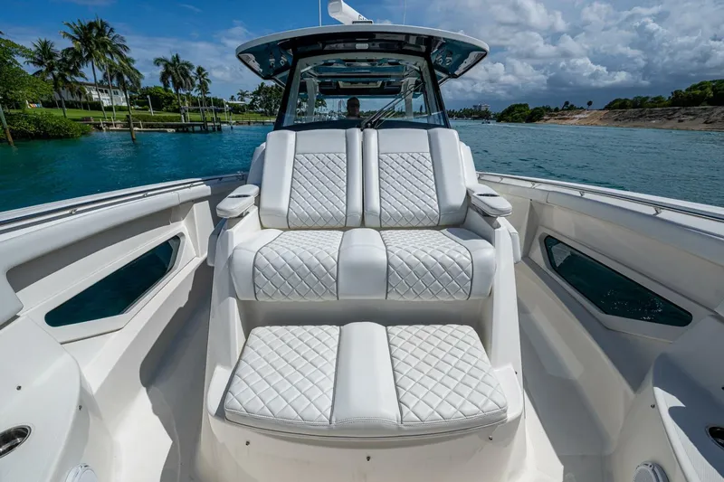  Yacht Photos Pics 2021 Pursuit 378 - Image 37