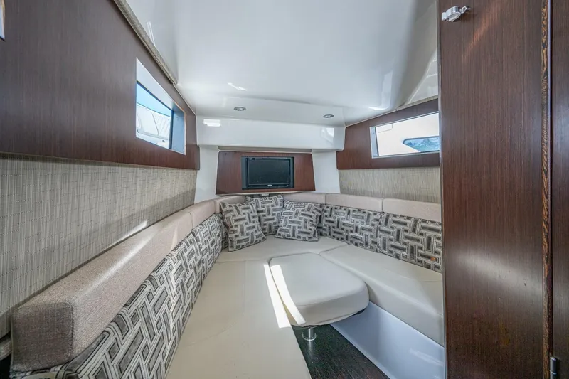  Yacht Photos Pics 2021 Pursuit 378 - Image 38