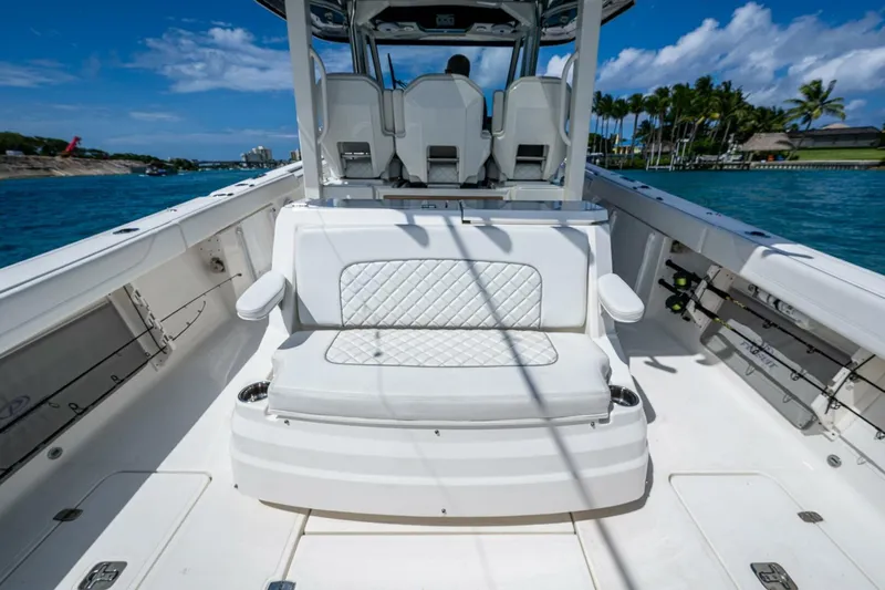  Yacht Photos Pics 2021 Pursuit 378 - Image 22