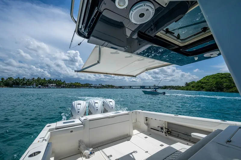  Yacht Photos Pics 2021 Pursuit 378 - Image 20