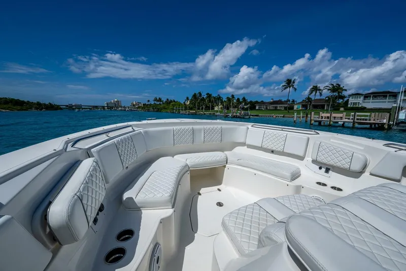  Yacht Photos Pics 2021 Pursuit 378 - Image 32