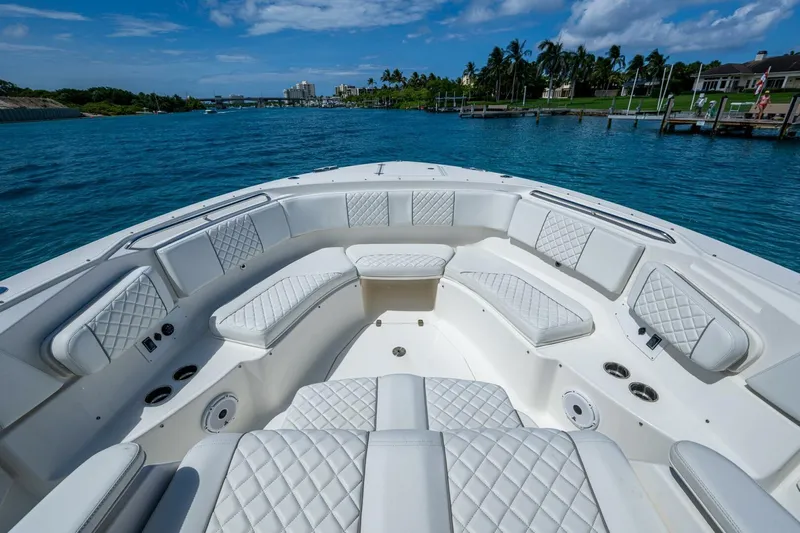  Yacht Photos Pics 2021 Pursuit 378 - Image 33