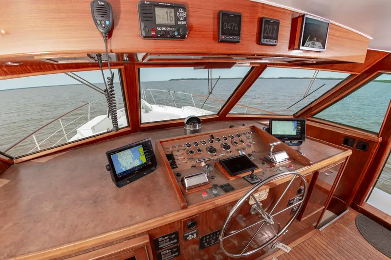 Summertime Lady Yacht Photos Pics 70 Hatteras 1980