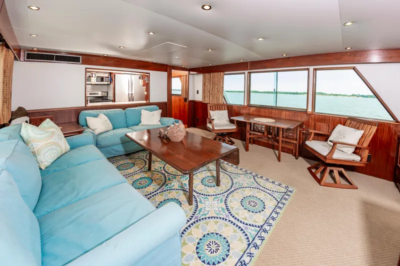 Summertime Lady Yacht Photos Pics 70 Hatteras 1980