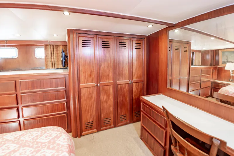 Summertime Lady Yacht Photos Pics 70 Hatteras 1980