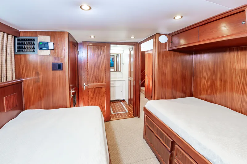 Summertime Lady Yacht Photos Pics 70 Hatteras 1980