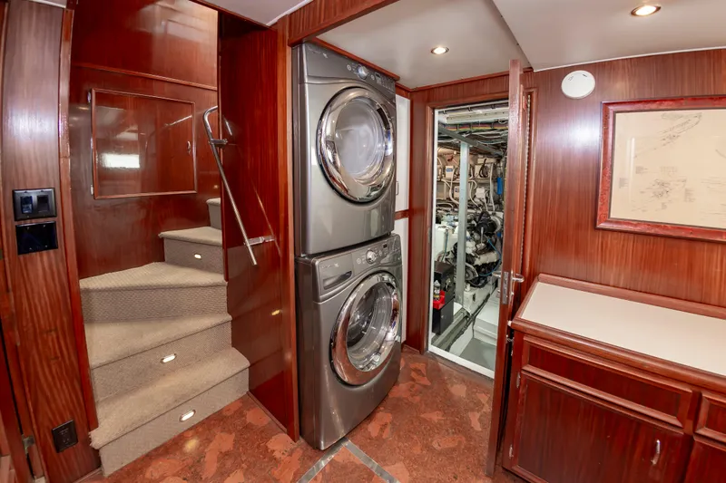 Summertime Lady Yacht Photos Pics 