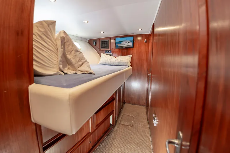 Summertime Lady Yacht Photos Pics 