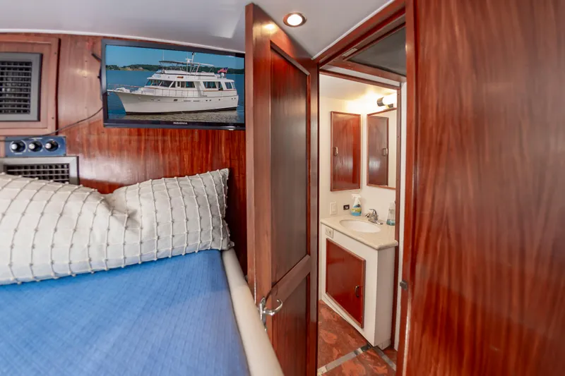 Summertime Lady Yacht Photos Pics 