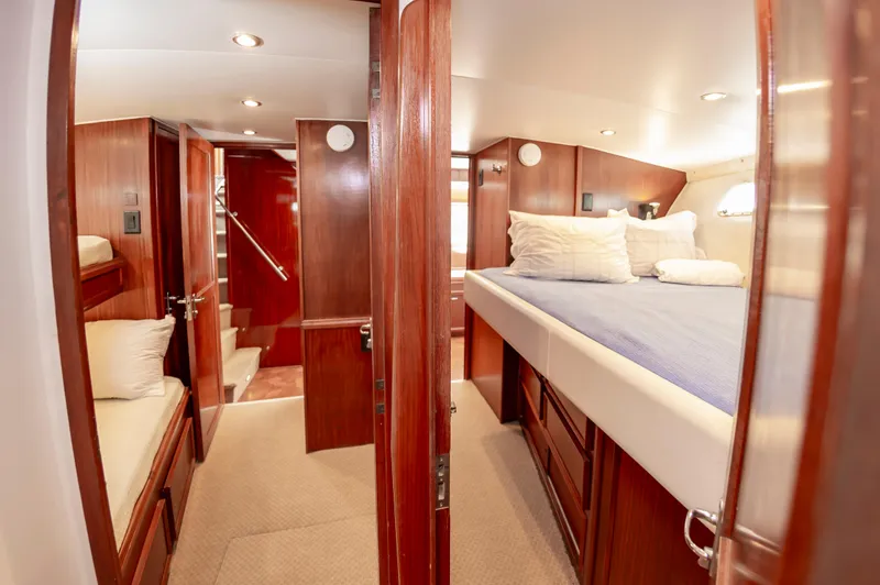 Summertime Lady Yacht Photos Pics 70 Hatteras 1980