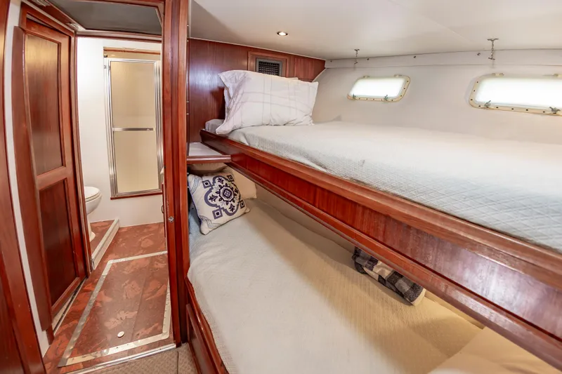 Summertime Lady Yacht Photos Pics 70 Hatteras 1980