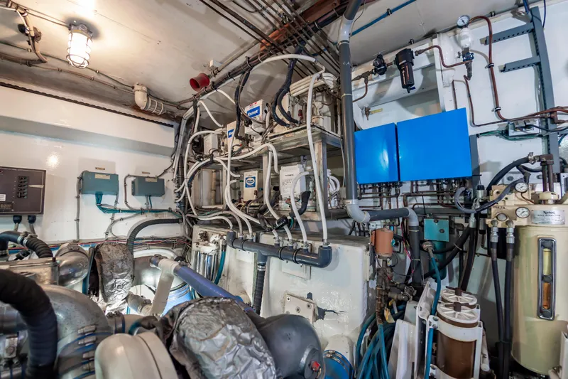 Summertime Lady Yacht Photos Pics 70 Hatteras 1980