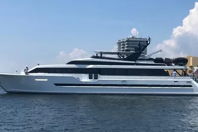 Broward 108 Raised Pilothouse