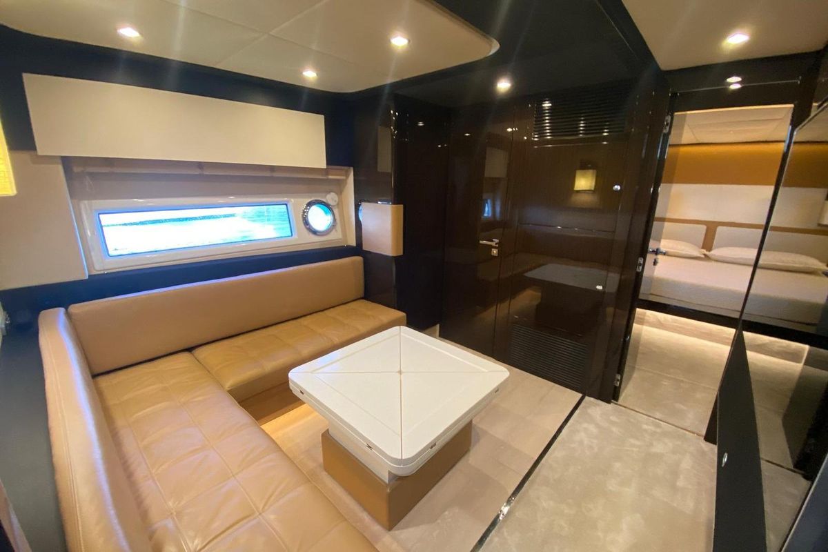 2016 Azimut 77 