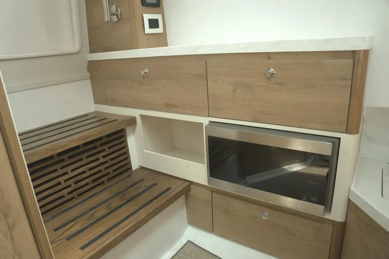 Go Around Yacht Photos Pics 