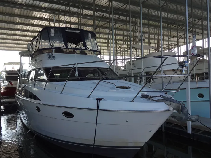 Paraiso Yacht Photos Pics 