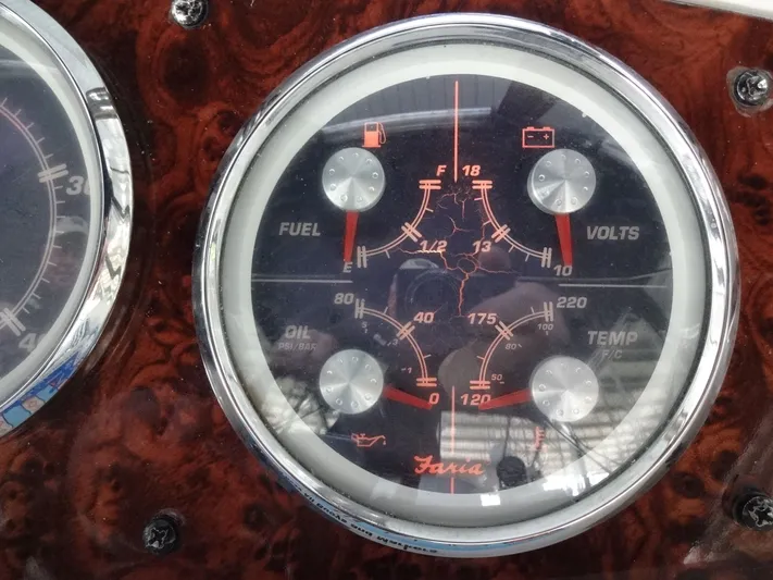 Paraiso Yacht Photos Pics 