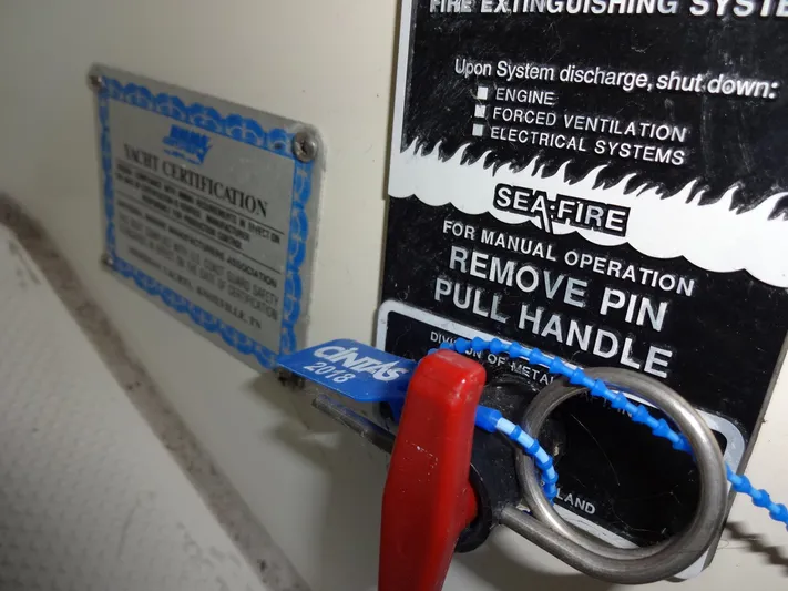 Paraiso Yacht Photos Pics 